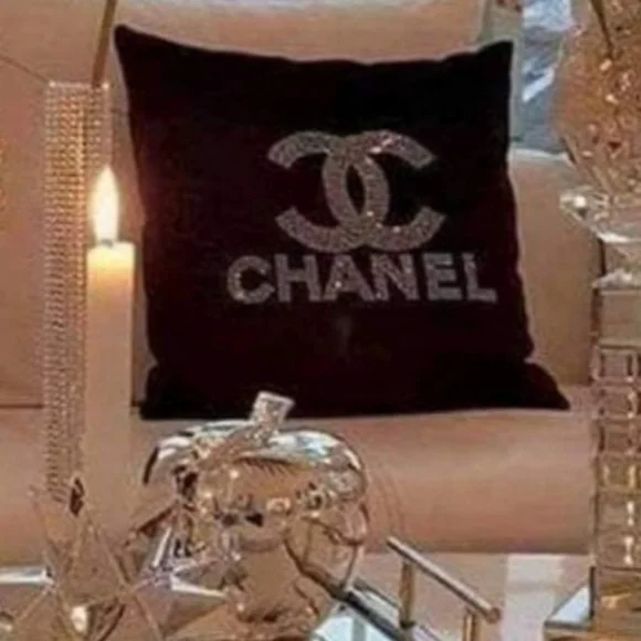 One Individual Elegant Black Mirror Cc Logo ACCENT PILLOW Cover